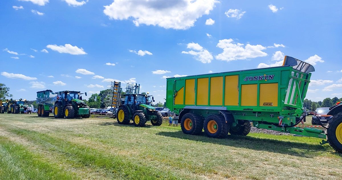 Manewry łąkowe SaMASZ w Łuce - Polska