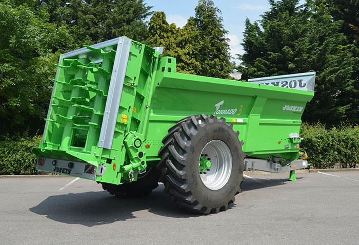 Разбрасыватель навоза 
Tornado3 T5011/11V объемом 11 м³