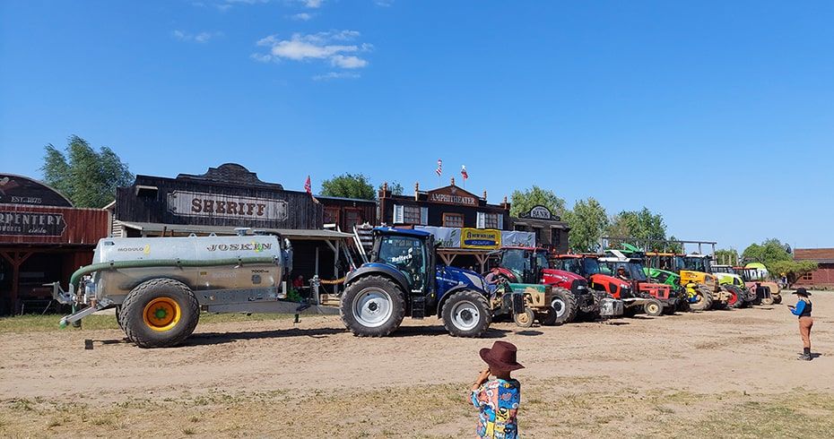 Dzień Farmera : Western Silverado City