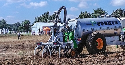 Pokazy pracy maszyn w firmie SAVONA