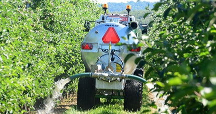 Wóz asenizacyjny do upraw sadowniczych