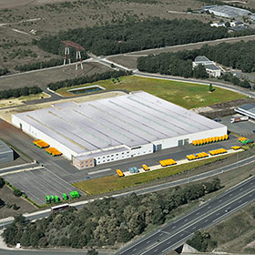 Bau des neuen Herstellungsstandortes in Bourges (Frankreich).